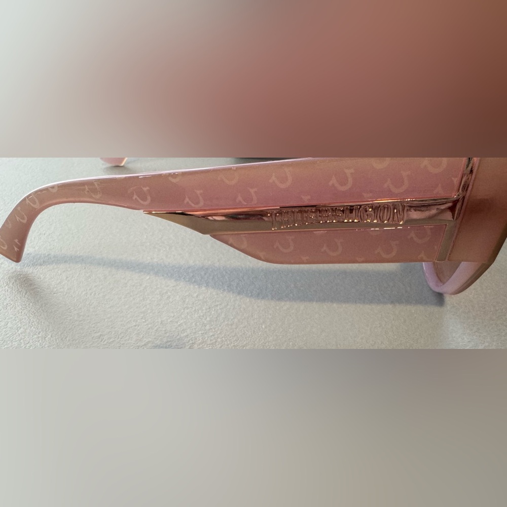 True Religion lilac butterfly oversized horseshoe logo Sunglasses gold accent - Picture 3 of 4